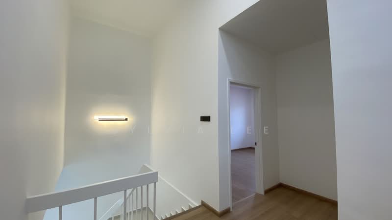 Taman Desa untuk Untuk Dijual - RM 2,680,000, Mac 2026 - Staircase Area - PropertyGuru.com.my