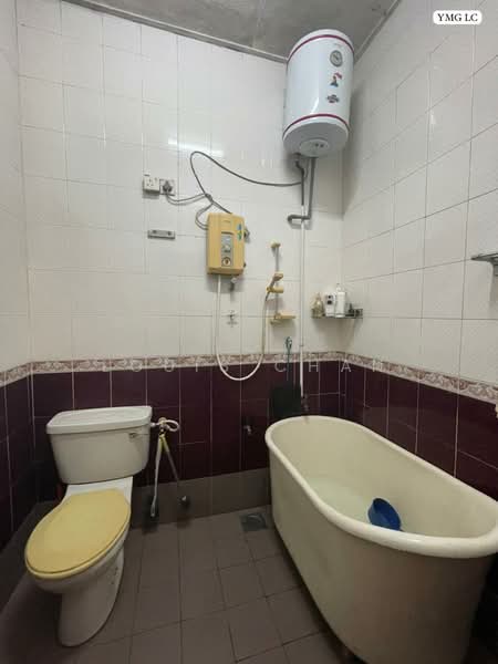 2-storey Terraced House for Sale in Klang (Selangor) - Louis Chan - Bathroom - PropertyGuru.com.my
