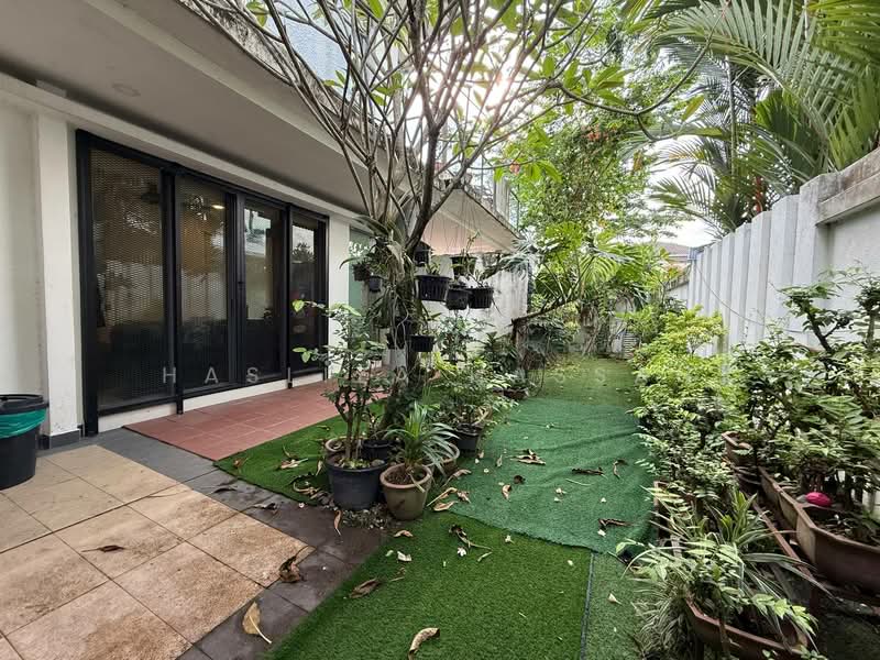 Semi-Detached House for Sale in Seksyen 1 Bandar Baru Bangi (Bandar Baru Bangi) - Hasliza Hassan - Garden - PropertyGuru.com.my