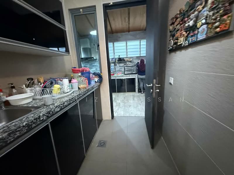 Semi-Detached House for Sale in Seksyen 1 Bandar Baru Bangi (Bandar Baru Bangi) - Hasliza Hassan - Kitchen - PropertyGuru.com.my