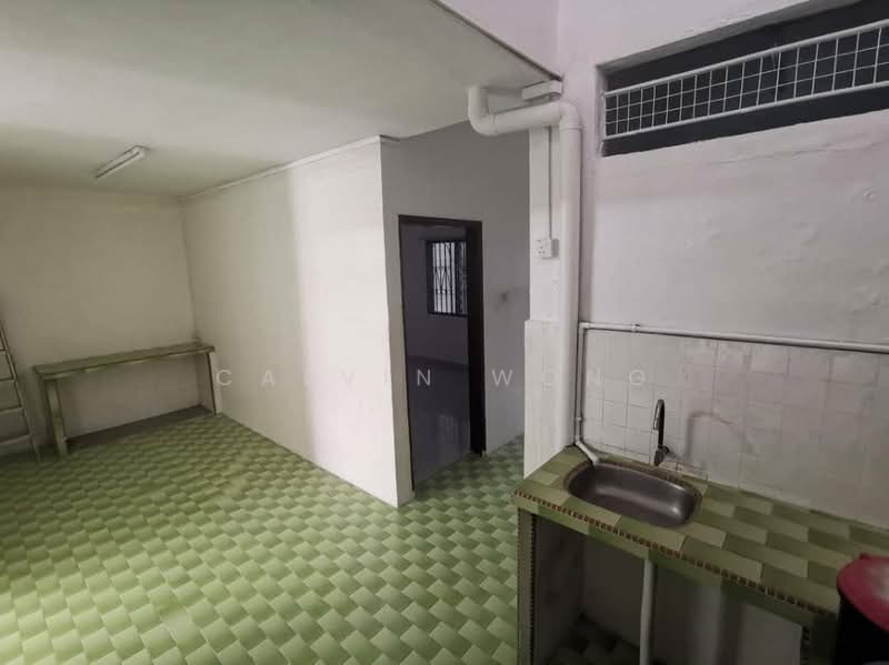 1-storey Terraced House for Sale in Taman Ungku Tun Aminah (Skudai) - Calvin Wong - Kitchen - PropertyGuru.com.my