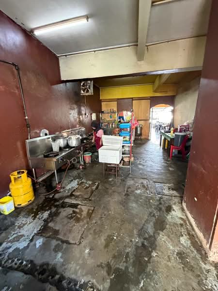 Shop for Sale in Saleng (Senai) - Fong Lik - Kitchen - PropertyGuru.com.my