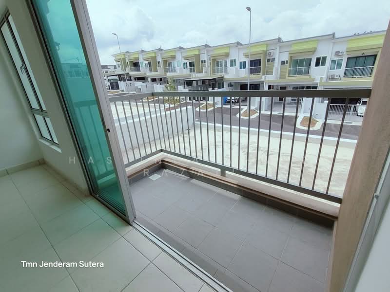 Terraced House for Sale in Sepang (Selangor) - Haslinda Ahmad Razali - Balcony - PropertyGuru.com.my