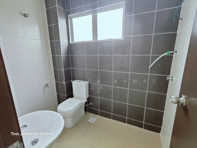 Terraced House for Sale in Sepang (Selangor) - Haslinda Ahmad Razali - Bathroom - PropertyGuru.com.my