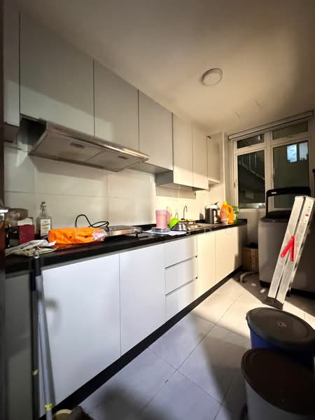 Service Residence for Sale at KSL Residence @ Daya - Vince Soo - Kitchen - PropertyGuru.com.my