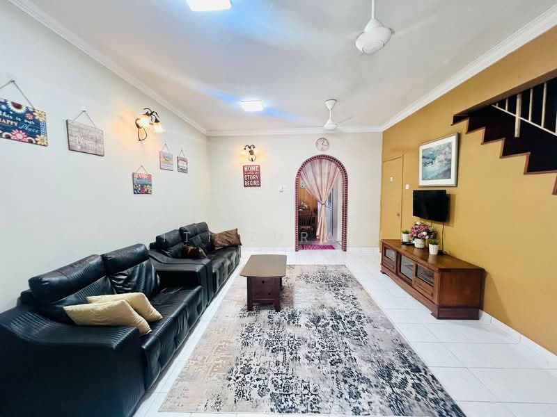 Maple (Phase 8B), Taman Puchong Utama untuk Untuk Dijual - RM 580,000, Apr 2026 - Living Room - PropertyGuru.com.my