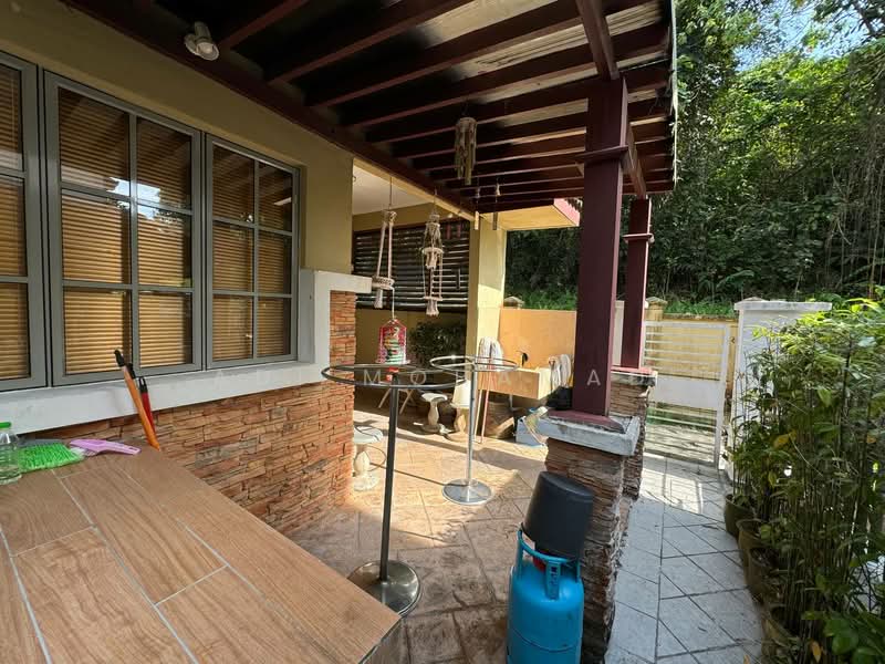 Semi-Detached House for Sale in Bukit Antarabangsa (Ulu Kelang) - Adi Mohamad - Exterior - PropertyGuru.com.my