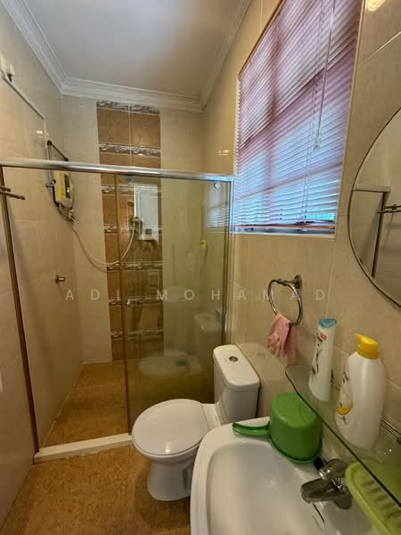 Semi-Detached House for Sale in Bukit Antarabangsa (Ulu Kelang) - Adi Mohamad - Bathroom - PropertyGuru.com.my