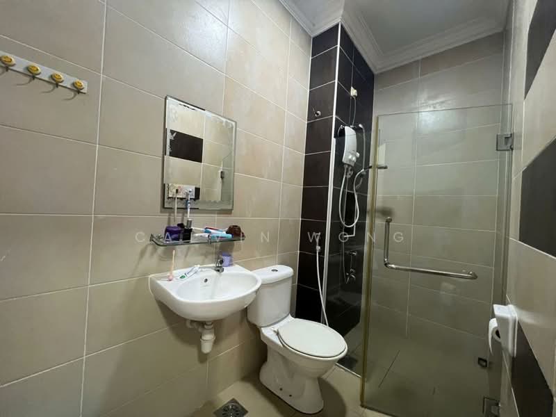 Semi-Detached House for Sale in Ulu Tiram (Johor) - Calvin Wong - Bathroom - PropertyGuru.com.my