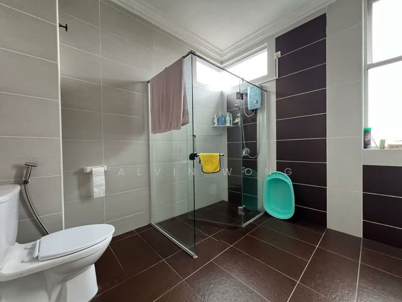 Semi-Detached House for Sale in Ulu Tiram (Johor) - Calvin Wong - Bathroom - PropertyGuru.com.my