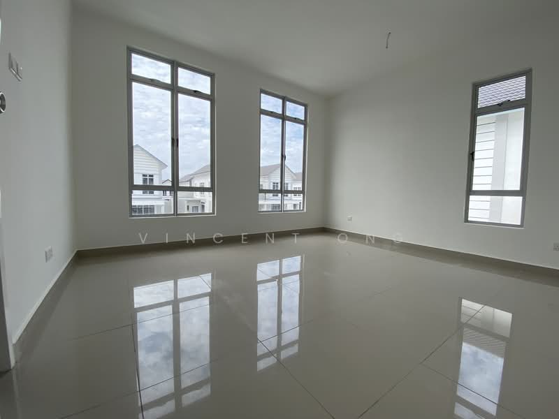 Cluster House for Sale in Johor Bahru (Johor) - Vincent Ong - Master Bedroom  - PropertyGuru.com.my
