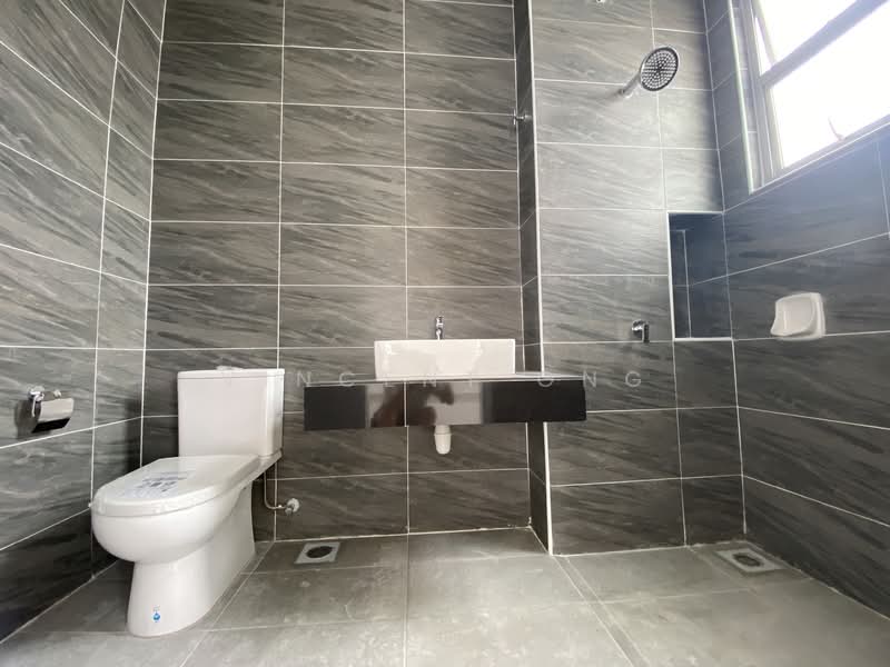Cluster House for Sale in Johor Bahru (Johor) - Vincent Ong - Master Bathroom - PropertyGuru.com.my