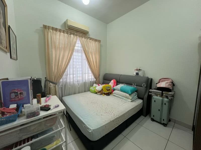 Semi-Detached House for Sale in Taman Gaya (Ulu Tiram) - Calvin Wong - Bedroom - PropertyGuru.com.my