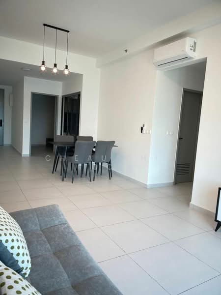 Sinaran @ Utropolis untuk Untuk Disewa - RM 1,550 /bulan, Mac 2026 - Living Room - PropertyGuru.com.my