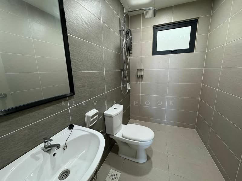 Condominium for Sale at Skyvilla @ D'Island - Kelvin Pook - Bathroom - PropertyGuru.com.my