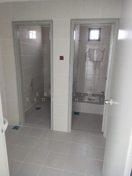 Detached Factory for Sale in Sungai Kapar Indah Industrial Park (Kapar) - Eric Lim Seong Hooi - Bathroom - PropertyGuru.com.my