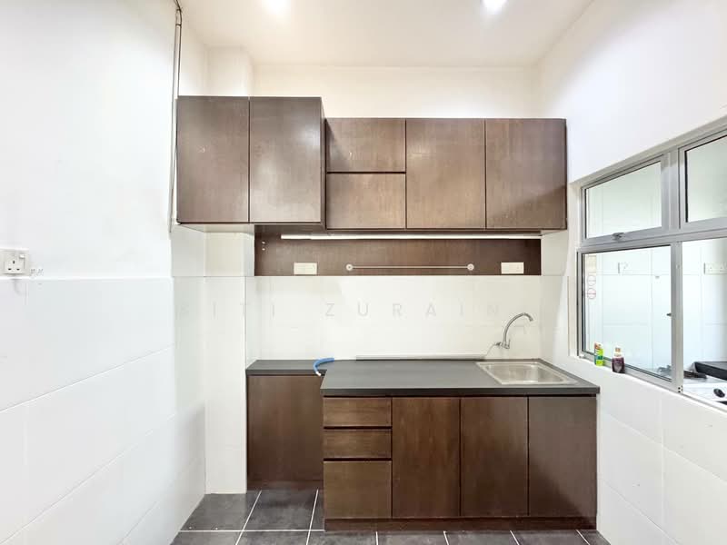 Ruby Garden, Bandar Saujana Putra untuk Untuk Dijual - RM 600,000, Apr 2026 - Kitchen - PropertyGuru.com.my