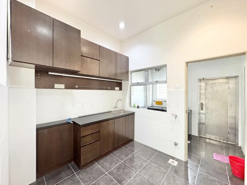 Ruby Garden, Bandar Saujana Putra untuk Untuk Dijual - RM 600,000, Apr 2026 - Kitchen - PropertyGuru.com.my