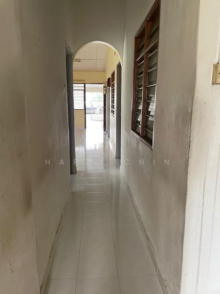 Taman seri Bayu Single storey (Corner House) untuk Untuk Dijual - RM 248,000, Mac 2026 - Corridor - PropertyGuru.com.my