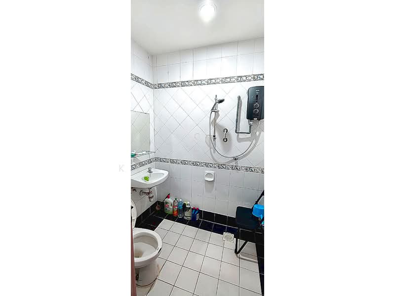 1-storey Terraced House for Sale in Seksyen 4 (Kota Damansara) - Kelvin Ng - Bathroom - PropertyGuru.com.my