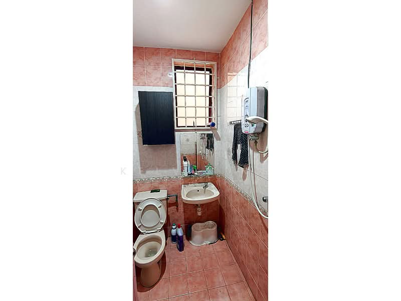1-storey Terraced House for Sale in Seksyen 4 (Kota Damansara) - Kelvin Ng - Bathroom - PropertyGuru.com.my