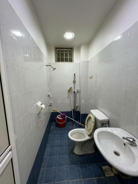 2.5-storey Terraced House for Sale in Taman Bukit Jaya (Ulu Tiram) - Agnes Boo - Bathroom - PropertyGuru.com.my