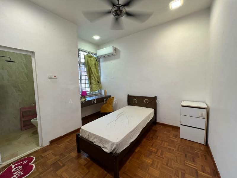 2.5-storey Terraced House for Sale in Taman Bukit Jaya (Ulu Tiram) - Agnes Boo - Bedroom - PropertyGuru.com.my