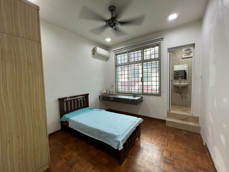 2.5-storey Terraced House for Sale in Taman Bukit Jaya (Ulu Tiram) - Agnes Boo - Bedroom - PropertyGuru.com.my