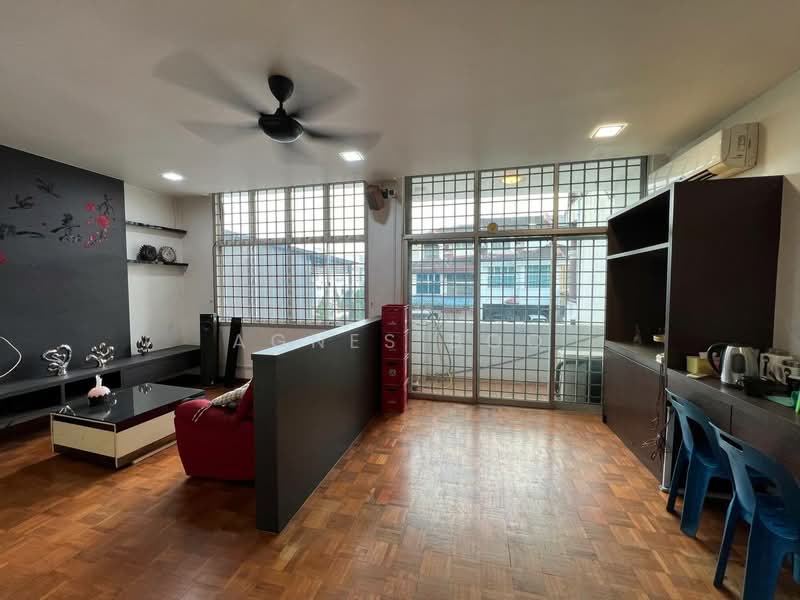 2.5-storey Terraced House for Sale in Taman Bukit Jaya (Ulu Tiram) - Agnes Boo - Living Room - PropertyGuru.com.my