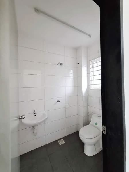 Pelangi Semenyih 2 untuk Untuk Dijual - RM 615,000, Mac 2026 - Bathroom - PropertyGuru.com.my