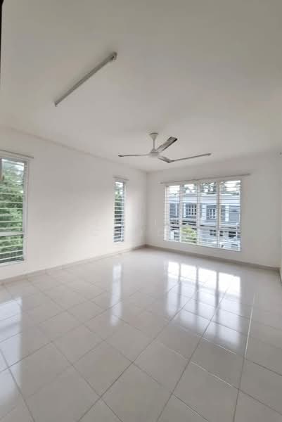 Pelangi Semenyih 2 untuk Untuk Dijual - RM 615,000, Mac 2026 - Living Room - PropertyGuru.com.my