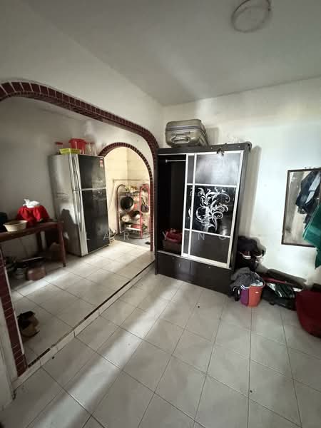 Terraced House for Sale in Taman Damai Jaya (Skudai) - Larry Ng - Kitchen - PropertyGuru.com.my