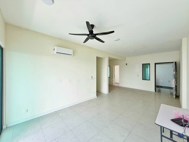 Iconic Skies untuk Untuk Dijual - RM 680,000, Mac 2026 - Living Room - PropertyGuru.com.my