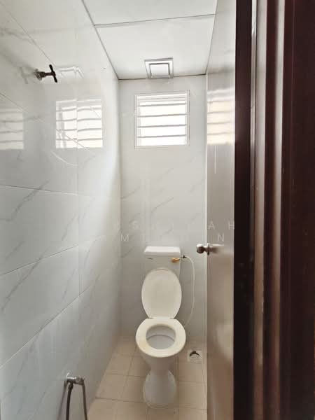 Plaza Jelutong untuk Untuk Disewa - RM 3,500 /bulan, Mac 2026 - Bathroom - PropertyGuru.com.my
