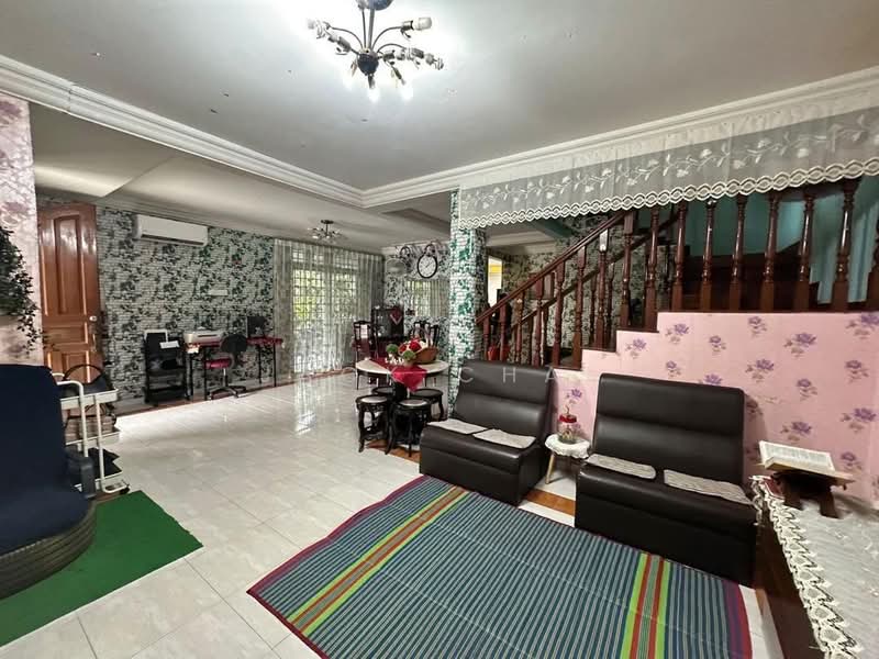 Semi-Detached House for Sale in Taman Bukit Kempas (Tampoi) - Jack Chai - Living Room - PropertyGuru.com.my