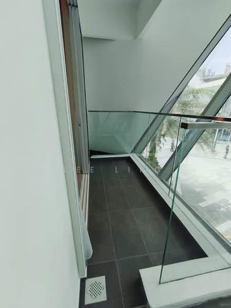 Vista Tiara (MBW Bay) untuk Untuk Dijual - RM 522,900, Mac 2026 - Balcony - PropertyGuru.com.my