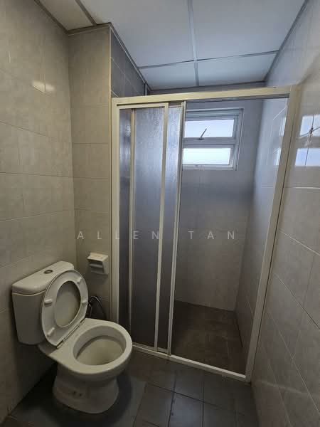 Condominium for Sale at Sterling - Allen Tan - Bathroom - PropertyGuru.com.my