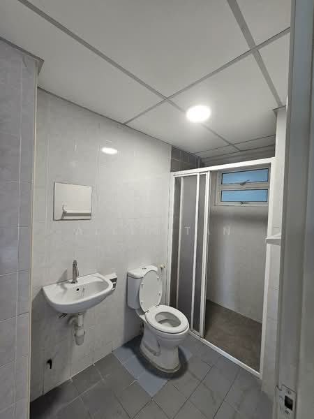 Condominium for Sale at Sterling - Allen Tan - Bathroom - PropertyGuru.com.my