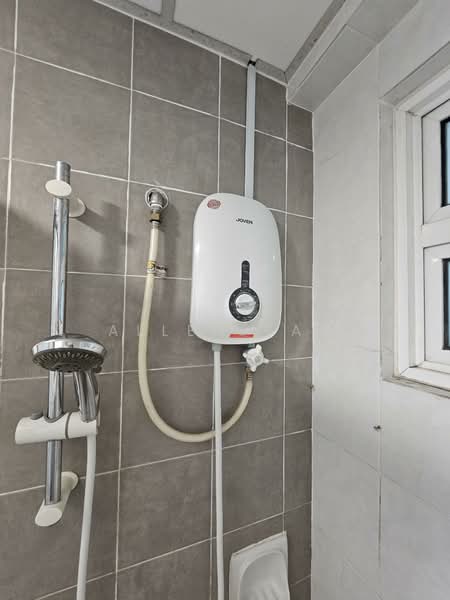 Condominium for Sale at Sterling - Allen Tan - Bathroom - PropertyGuru.com.my