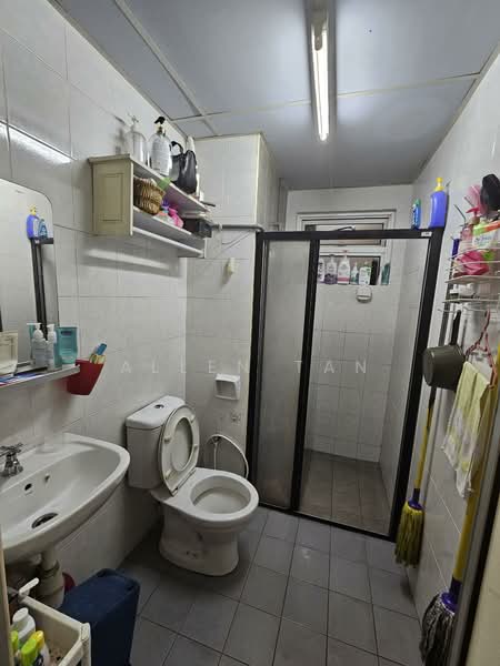 Condominium for Sale at Sterling - Allen Tan - Bathroom - PropertyGuru.com.my