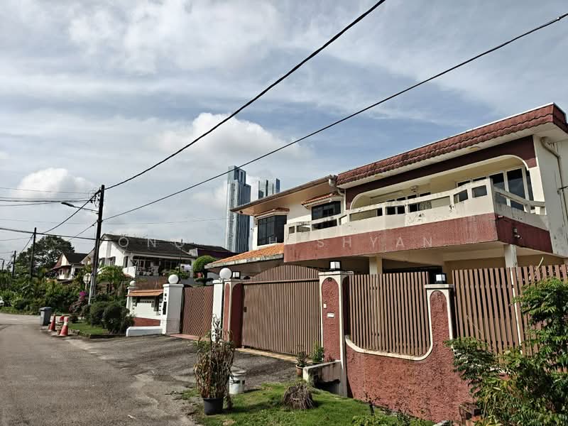 Semi-Detached House for Sale in Taman Pelangi (Johor Bahru) - Ong Lih Shyan - Exterior - PropertyGuru.com.my