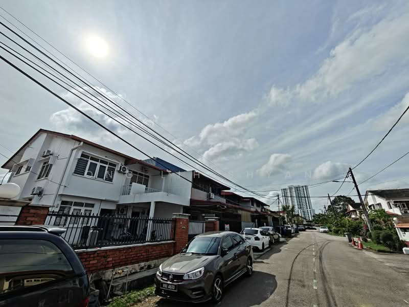 Semi-Detached House for Sale in Taman Pelangi (Johor Bahru) - Ong Lih Shyan - Exterior - PropertyGuru.com.my