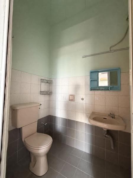 Rumah Teres untuk Dijual di Usj 12 (Subang Jaya) - Tyson Gan - Bathroom - PropertyGuru.com.my