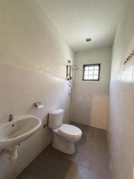 Rumah Teres untuk Dijual di Usj 12 (Subang Jaya) - Tyson Gan - Bathroom - PropertyGuru.com.my