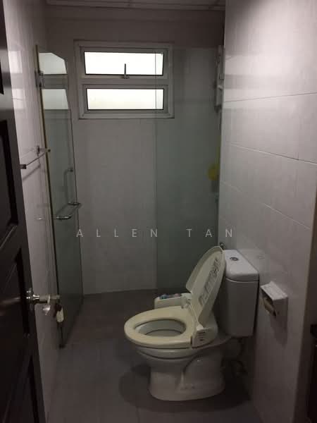 Condominium for Sale at Sterling - Allen Tan - Bathroom - PropertyGuru.com.my