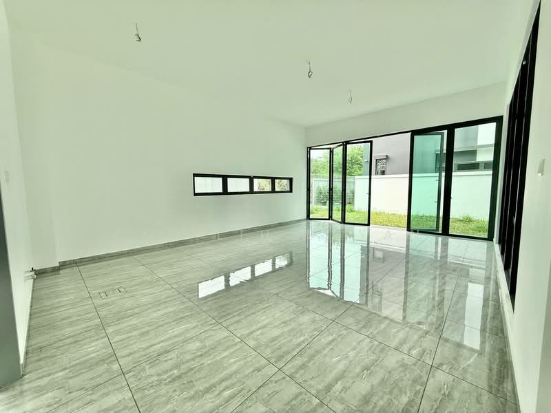 Seri Austin Heights untuk Untuk Dijual - RM 4,500,000, Mac 2026 - Living Room - PropertyGuru.com.my