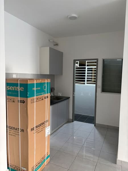 Apartment for Rent at Idaman Melur @ Cybersouth - Zehan Zaki - Kitchen - PropertyGuru.com.my