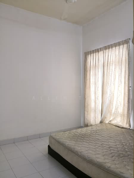 Condominium for Sale at Sterling - Allen Tan - Bedroom - PropertyGuru.com.my