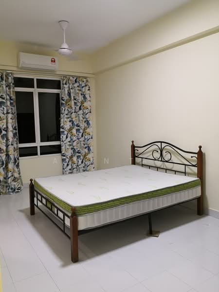 Condominium for Sale at Sterling - Allen Tan - Bedroom - PropertyGuru.com.my