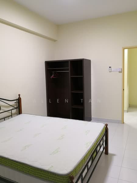 Condominium for Sale at Sterling - Allen Tan - Bedroom - PropertyGuru.com.my